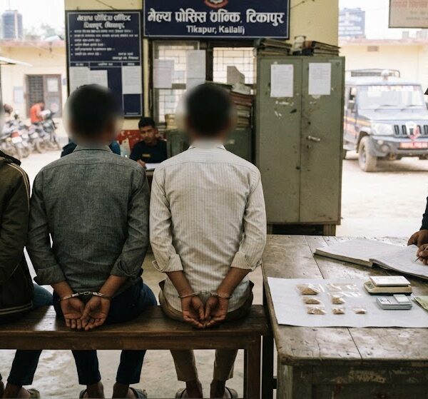 टीकापुरमा खैरो हिरोइन सहित तीन किशोर पक्राउ