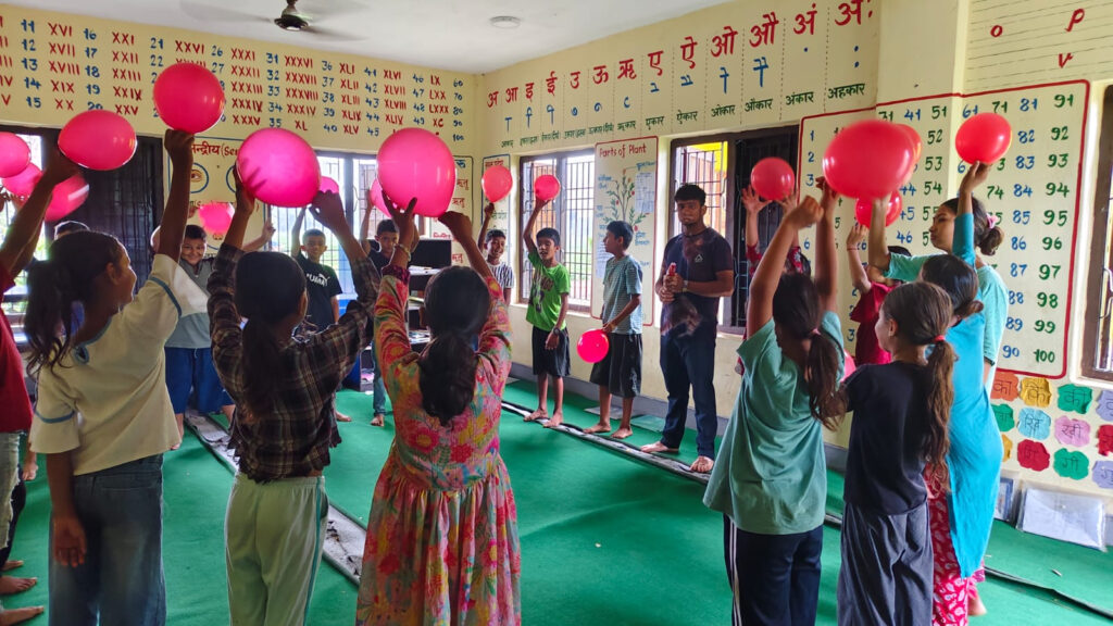 रूपान्तरण कक्षा लिएर रूपान्तरित हुँदै बालबालिका