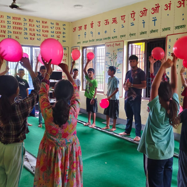 रूपान्तरण कक्षा लिएर रूपान्तरित हुँदै बालबालिका