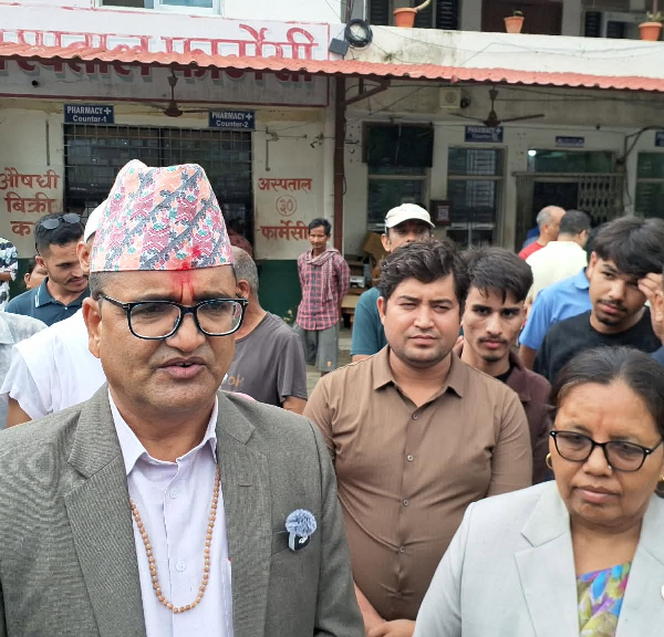 मुख्यमन्त्री भट्टद्धारा सेती अस्पतालको निरीक्षण
