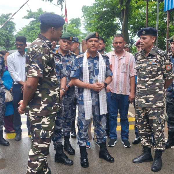 सशस्त्र प्रहरी महानिरीक्षक पौडेलले गरे त्रिनगर नाकाको निरीक्षण
