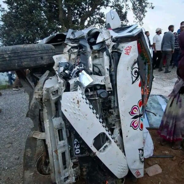 बैतडीमा ईभी गाडी दुर्घटना हुँदा २० जना घाइते, चारको अवस्था गम्भीर
