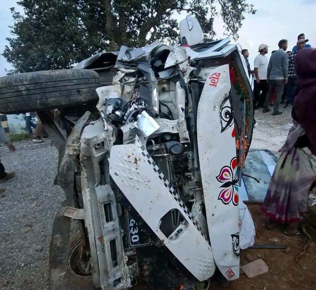 बैतडीमा ईभी गाडी दुर्घटना हुँदा २० जना&hellip;