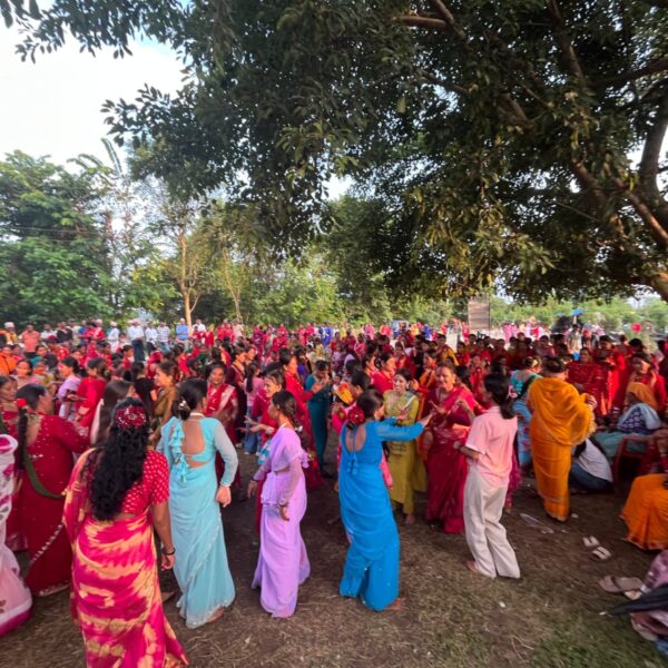 कृष्णपुरमा तीज विशेष कार्यक्रममा उठेको रकम बाढीपीडितलाई सहयोग