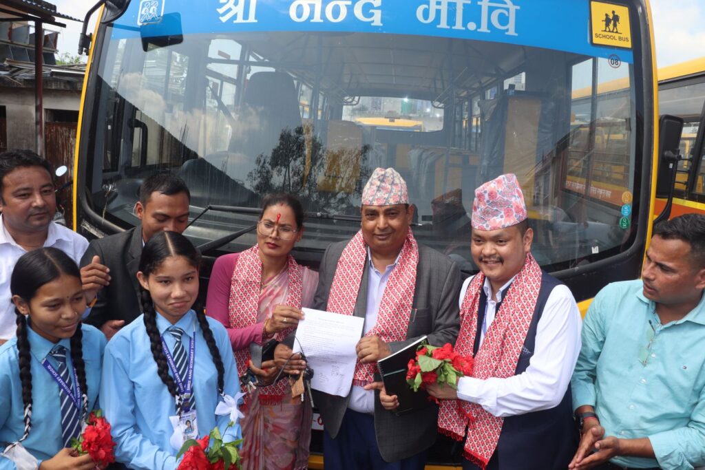 कृष्णपुर नगरपालिकाद्वारा ६ वटा सामुदायिक विद्यालयलाई बस…