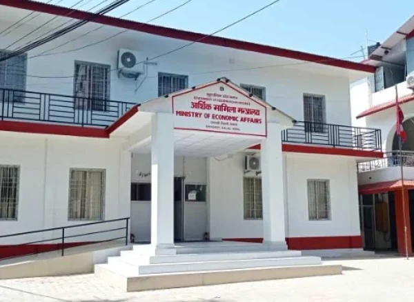 सुदूरपश्चिममा सरुवा भएका सचिवले बजेट बनाउँदै, मन्त्री काठमाडौँमा