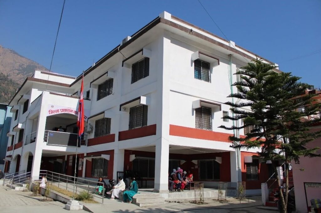 दार्चुलामा सार्वजनिक सवारी साधन आवागमनमा पूर्ण रोक