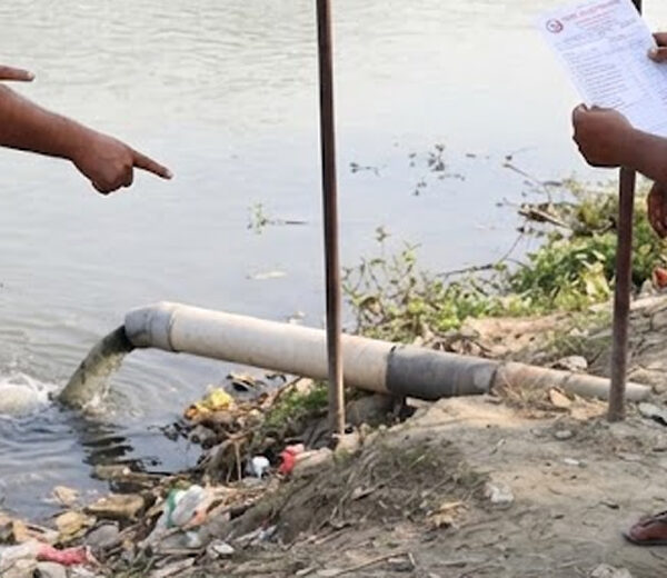 धनगढीमा दिशाजन्य फोहोर खोलामा फाल्नेलाई ५ हजार जरिवाना