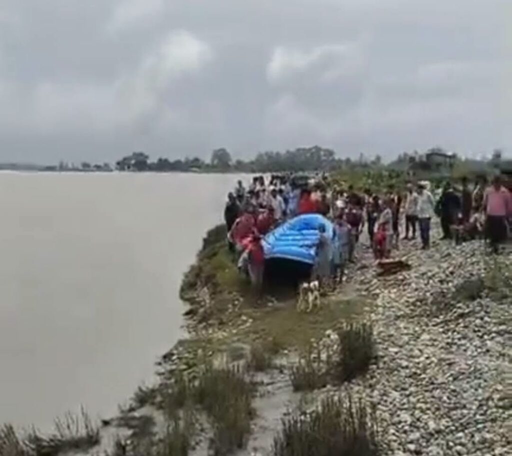 महाकाली नदीमा खसेर एक किशोरी बेपत्ता