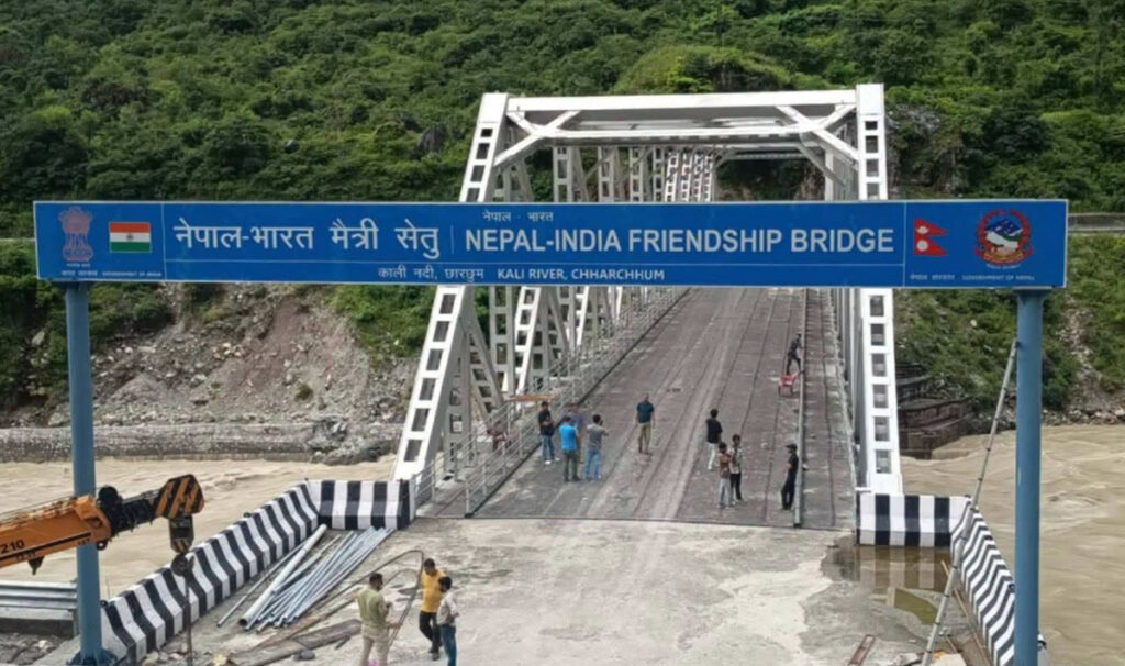 दार्चुलामा नेपालतर्फ भारतीय गाउँको नाम लेखिएको बोर्ड&hellip;