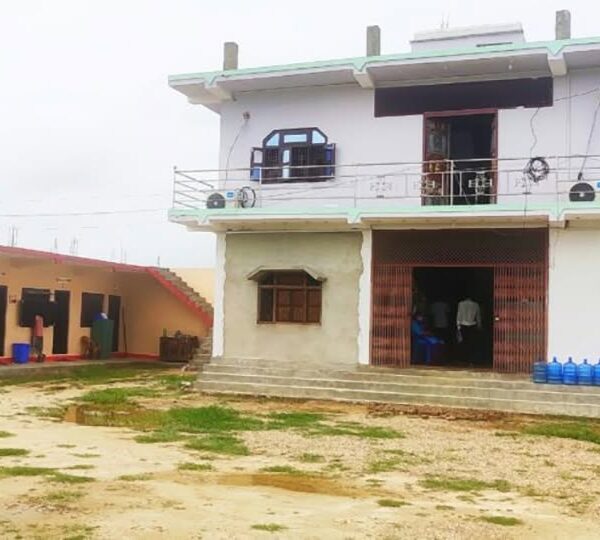 नगरप्रमुखले नै नगरपालिकामा लगाए ताला