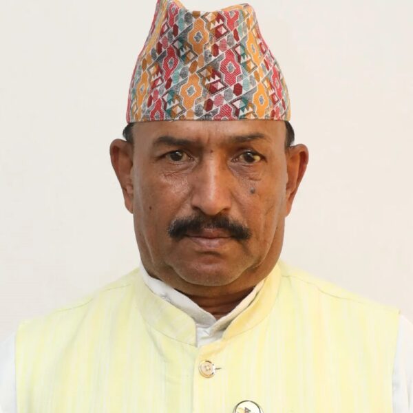 कांग्रेस कैलाली सभापति भट्टको जिम्मेवारी खोसियो, भीम बडुवाललाई जिम्मेवारी