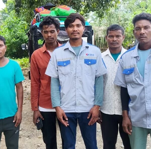 बाढीमा भाग्यले बाँचेका कैलालीका १३ जना घर फर्किए