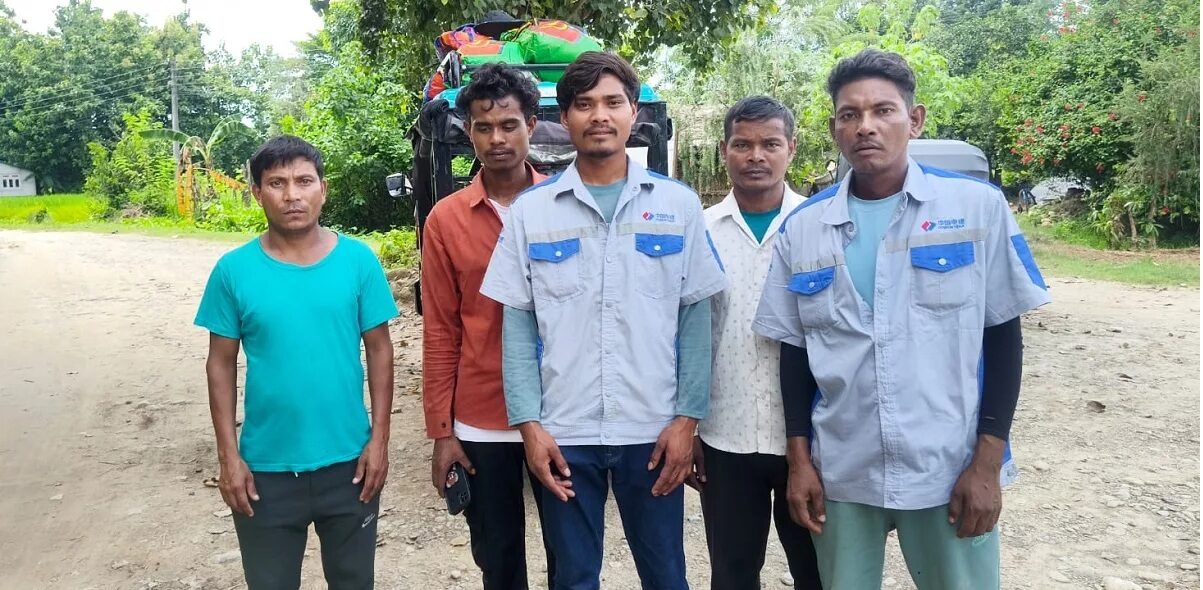 बाढीमा भाग्यले बाँचेका कैलालीका १३ जना घर फर्किए