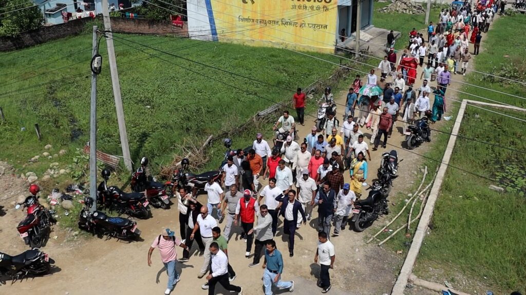 अत्तरियामा रास्वपालाई भिड व्यवस्थापन गर्न हम्मे हम्मे,&hellip;