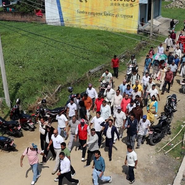 अत्तरियामा रास्वपालाई भिड व्यवस्थापन गर्न हम्मे हम्मे, कार्यक्रम स्थल नै फेरियो