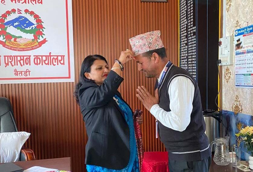 पन्त बने जिल्ला प्रशासन बैतडीको उत्कृष्ट मासिक कर्मचारी