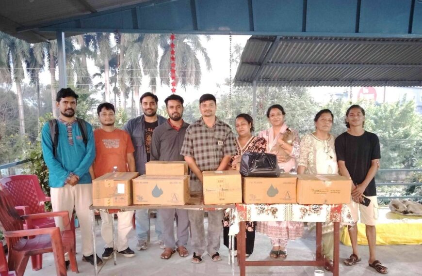 महेन्द्रनगरका युवाहरुद्धारा घाइते छाडा गाईगोरुको उपचारका लागि औषधिजन्य सामाग्री सहयोग