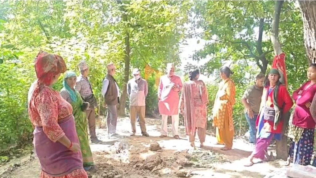अत्तरियामा वनभित्र भगवान् भेटिएको भन्दै रातारात गाडिएका&hellip;