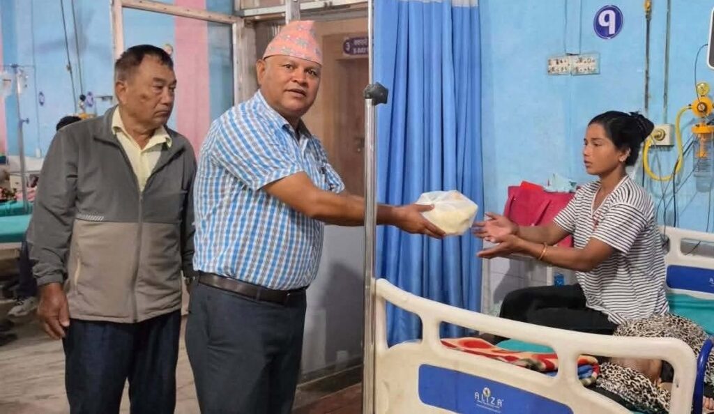 सहिद शरदकुमार गौचनको स्मृति दिवसमा बिरामीलाई फलफूल&hellip;