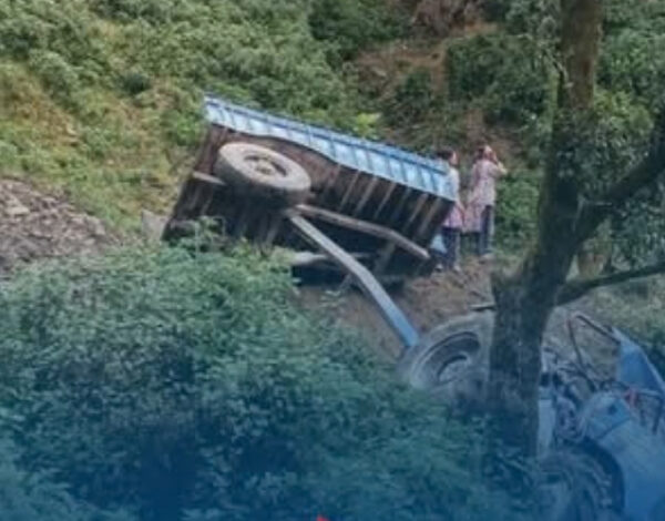 डोटीमा ट्र्याक्टर दुर्घटना हुँदा ९ जना घाइते